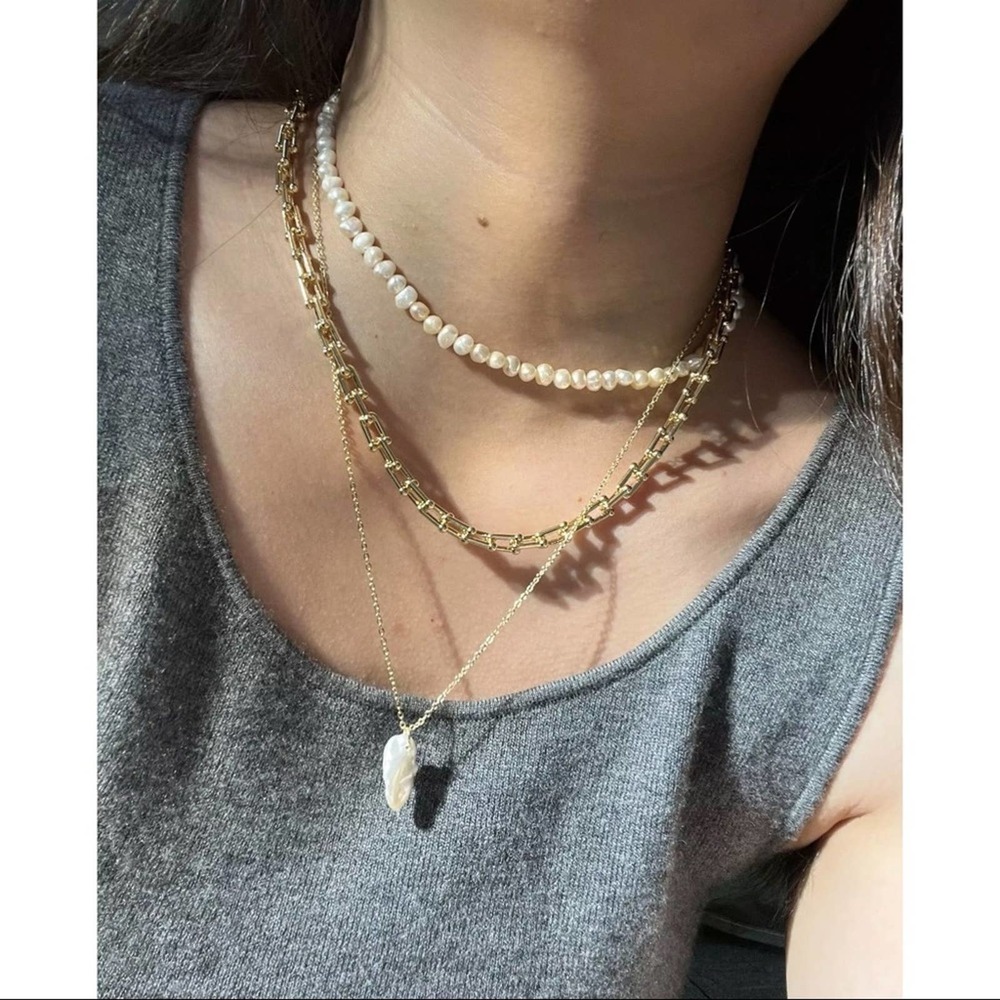 Set - Pearl Necklace and Gold Chain Necklace